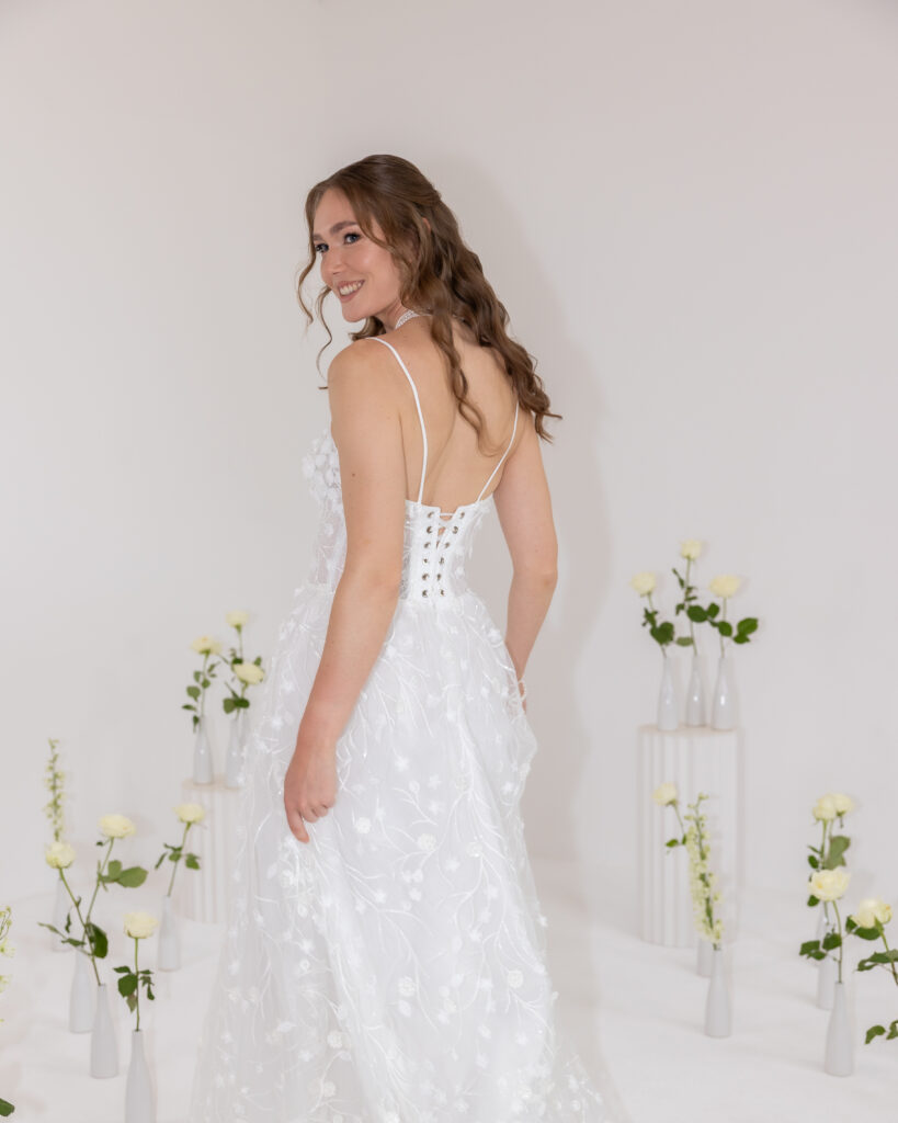Editorial Brautkleid offener Rücken Shooting